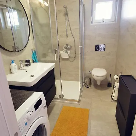 Marco,lukas,patrick,david,blizu Centra I Mora Sa Free Privatnim Parkingom Apartament Pula