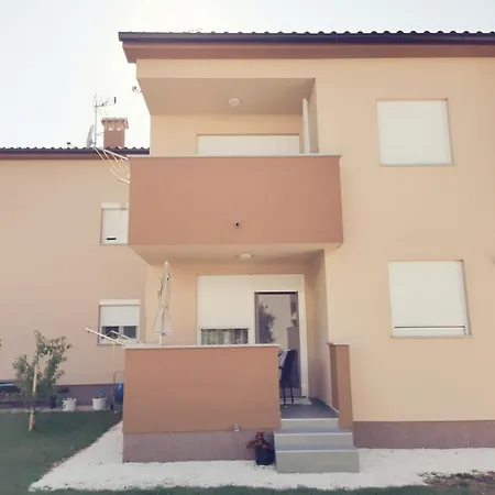 Marco,lukas,patrick,david,blizu Centra I Mora Sa Free Privatnim Parkingom * Pula