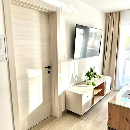 Apartamento Marco,lukas,patrick,david,blizu Centra I Mora Sa Free Privatnim Parkingom Pula