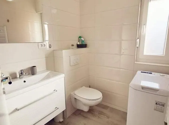 Apartment Marco Lukas Patrick: Quiet With Parking Near Center *