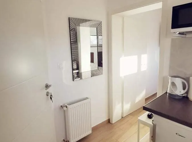 Marco Lukas Patrick: Quiet With Parking Near Center Apartment Pula