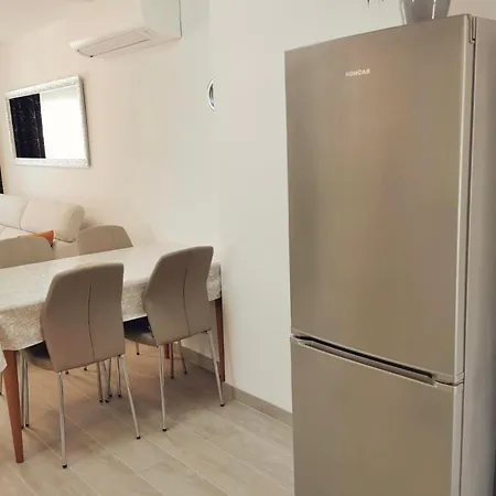 Apartman Marco Lukas Patrick: Quiet With Parking Near Center