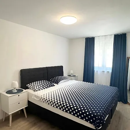 Marco Lukas Patrick: Quiet With Parking Near Center * Pula