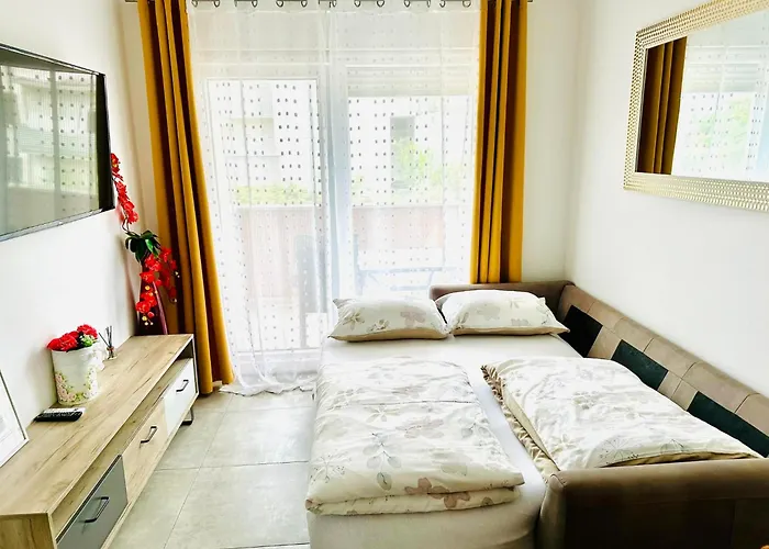 Lejlighed Marco,lukas,patrick,david,blizu Centra I Mora Sa Free Privatnim Parkingom